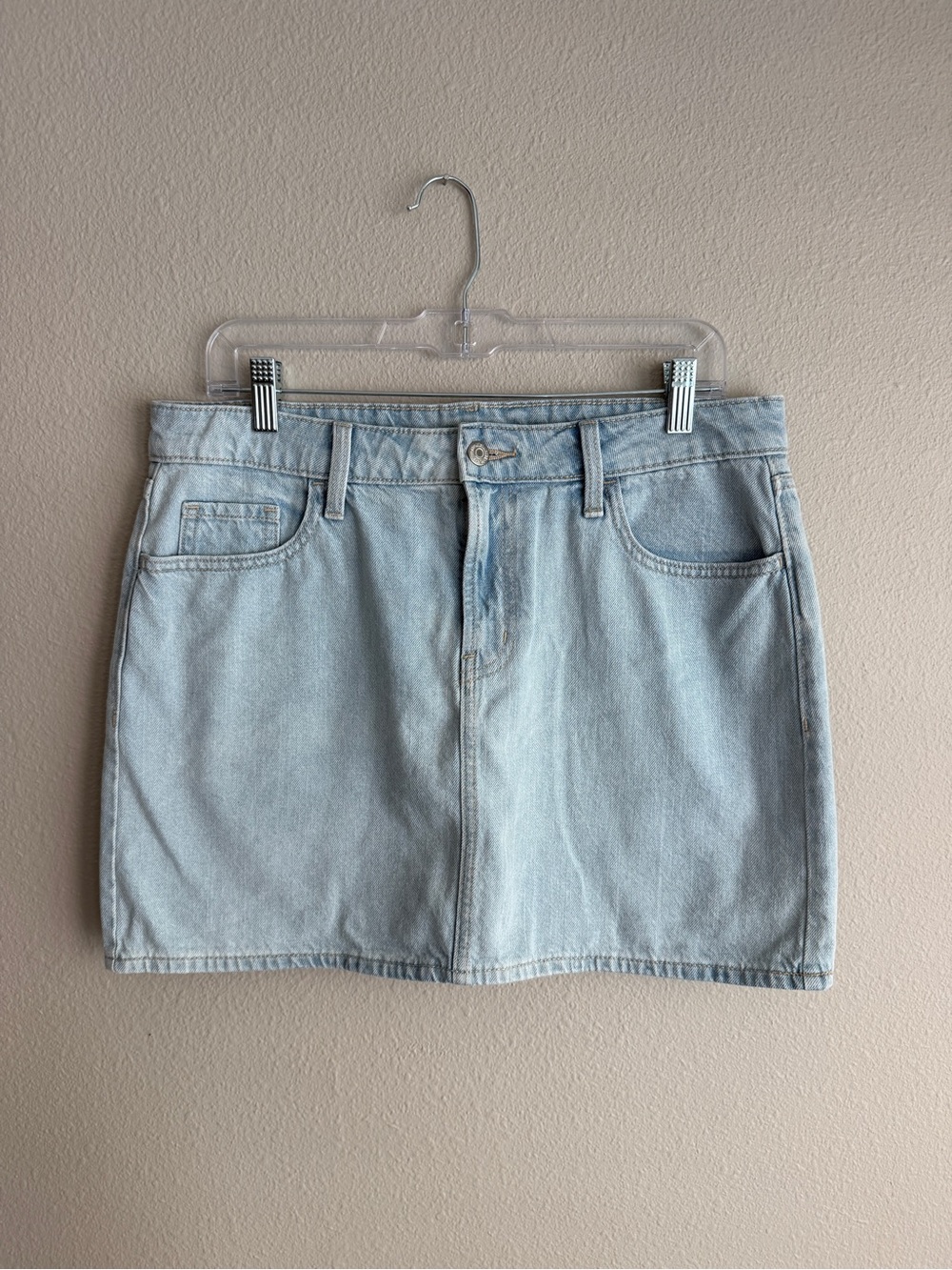 Old Navy Women’s Sz 8 Denim Mini Skirt Light Wash Mid Rise Pockets Classic